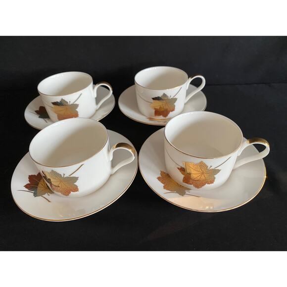 Set of 4 Gold Maple Leaf Teacups and Saucers | Espresso Cups | Arita Porcelain - Picture 2 of 5